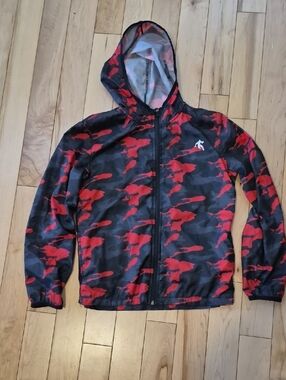 Boys Size 10/12 And1 Red and Black Camo Thin Hooded Zip Jacket
